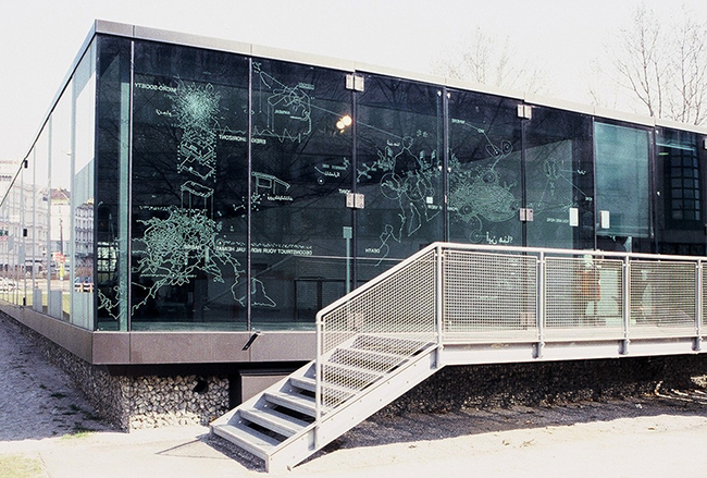 Nikolaus Gansterer, drawing on glass, variable dimensions, Kunsthalle Wien, project space, 2003