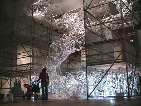 Installation view, Kunsthalle Vienna, 2005. (600 x 1000 x 800 cm )