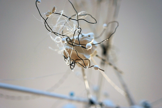 Nikolaus Gansterer, detail view, Fig. 16/2b (Fishing for futures with Alfred North Whitehead), 2017, mobile structure (wood, wire, modelling clay,…), 120 x 200 x 120 cm 