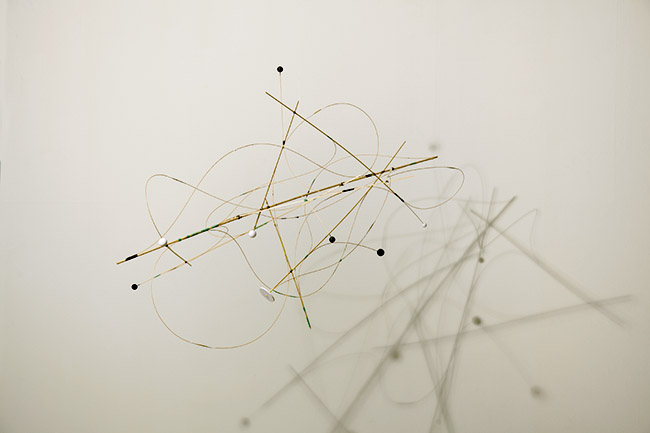 Nikolaus Gansterer, Theoriegehäuse II (des feldhaften Inzwischens) / Theory Casing II, (of the Field-Like In-Between), 2013, ca. 210 x 90 x 110 cm