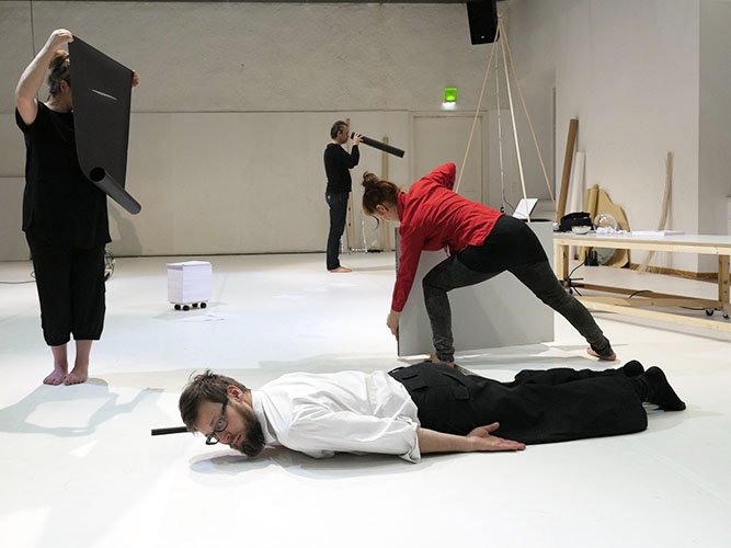 Choreo-graphic Figures, Winter Lab, Radical Scores of Attention 2 TanzQuartierStudios, Vienna, 2015