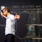 Nikolaus Gansterer, Space in a Space with the traces of its own making (performance), APA Brussels, 2018